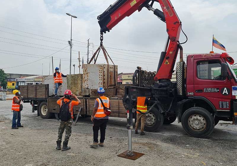 Unloading TNB transformer_s
